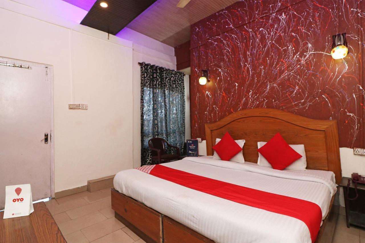 Oyo 75571 Sai Pooja Lodging Hotel Мумбай Екстериор снимка