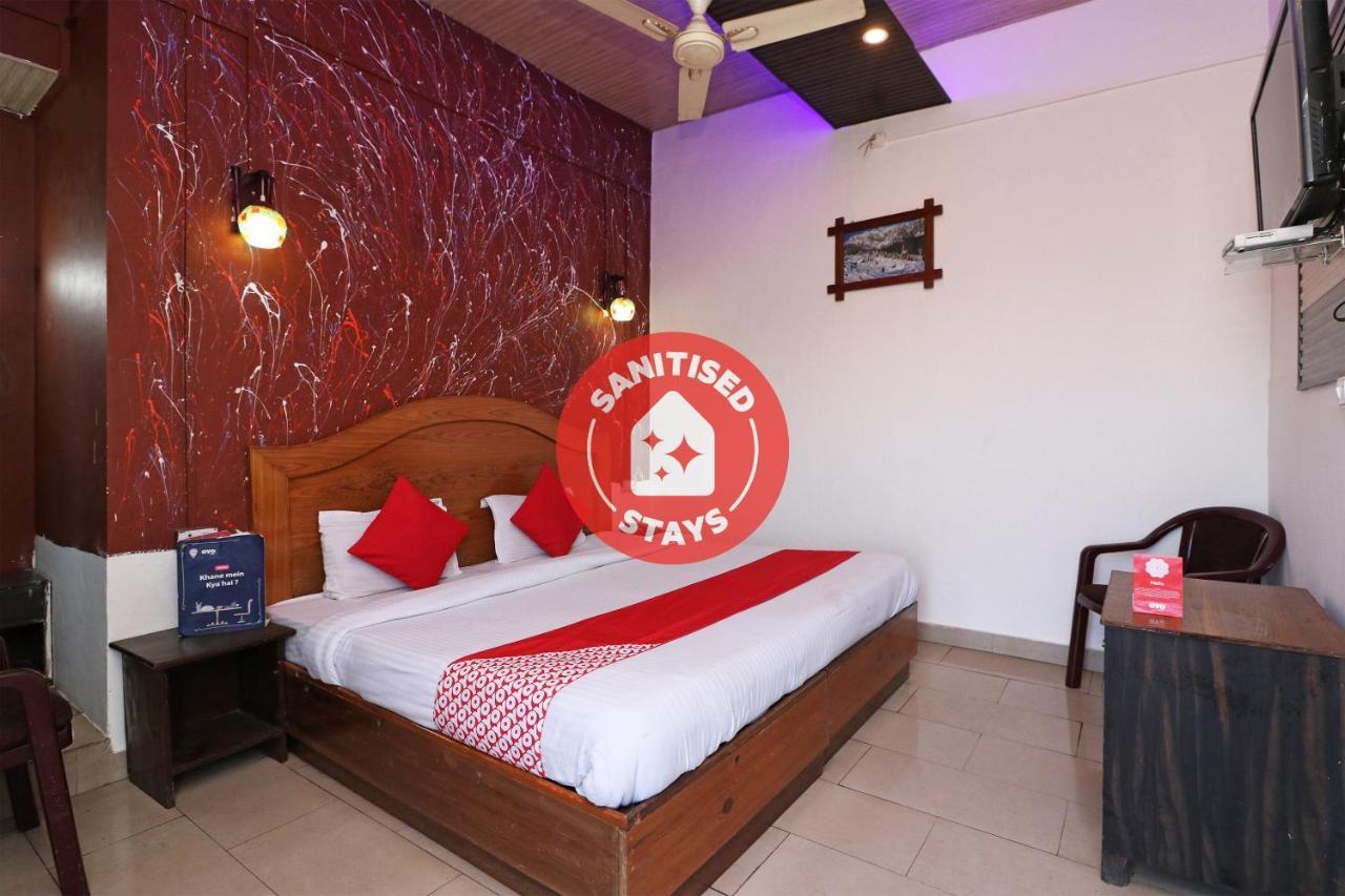Oyo 75571 Sai Pooja Lodging Hotel Мумбай Екстериор снимка